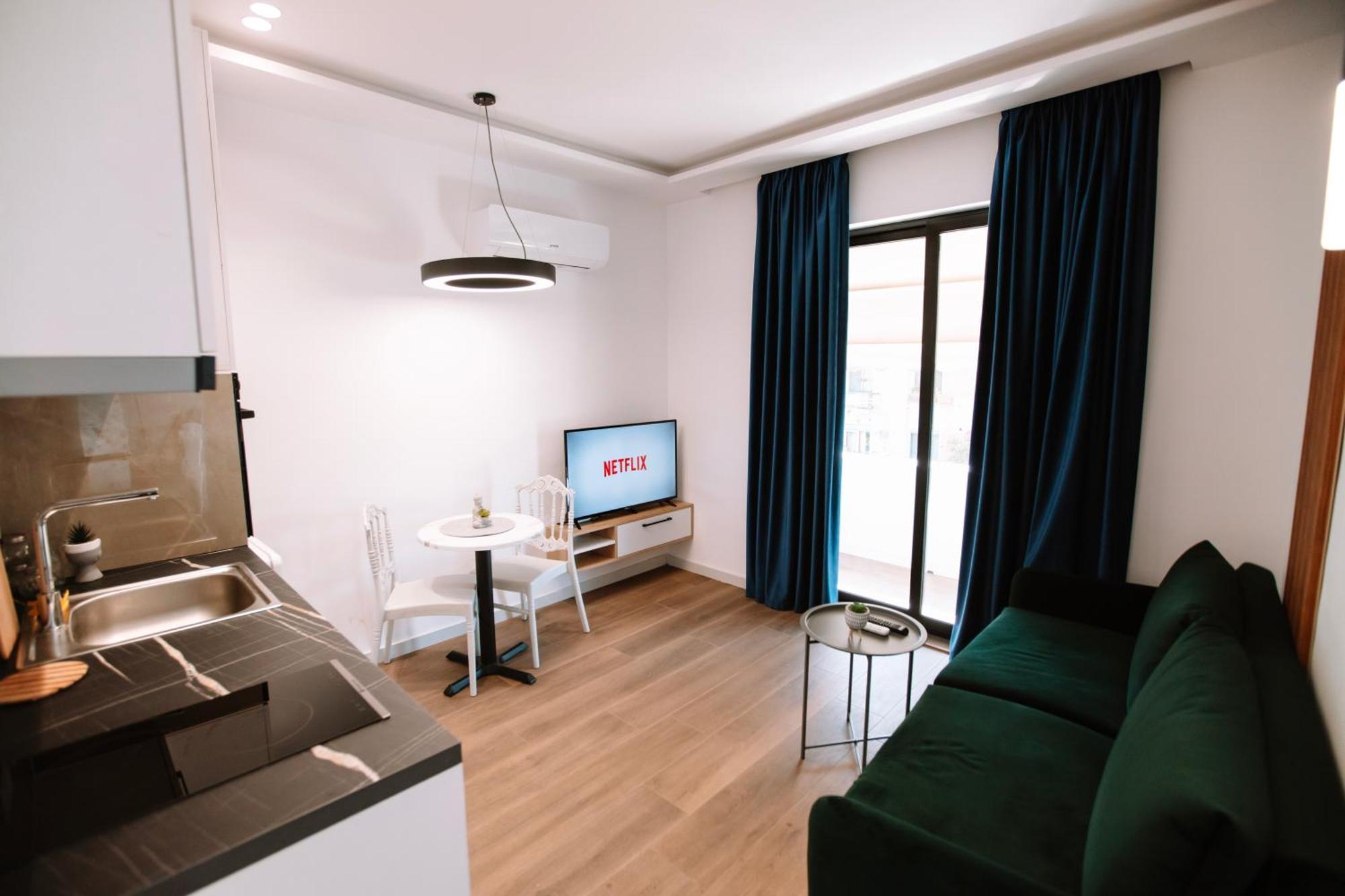Barrikada Str Modern Apartments - The Nest تيرانا المظهر الخارجي الصورة