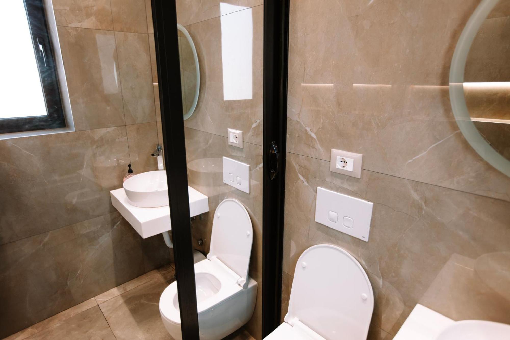 Barrikada Str Modern Apartments - The Nest تيرانا المظهر الخارجي الصورة
