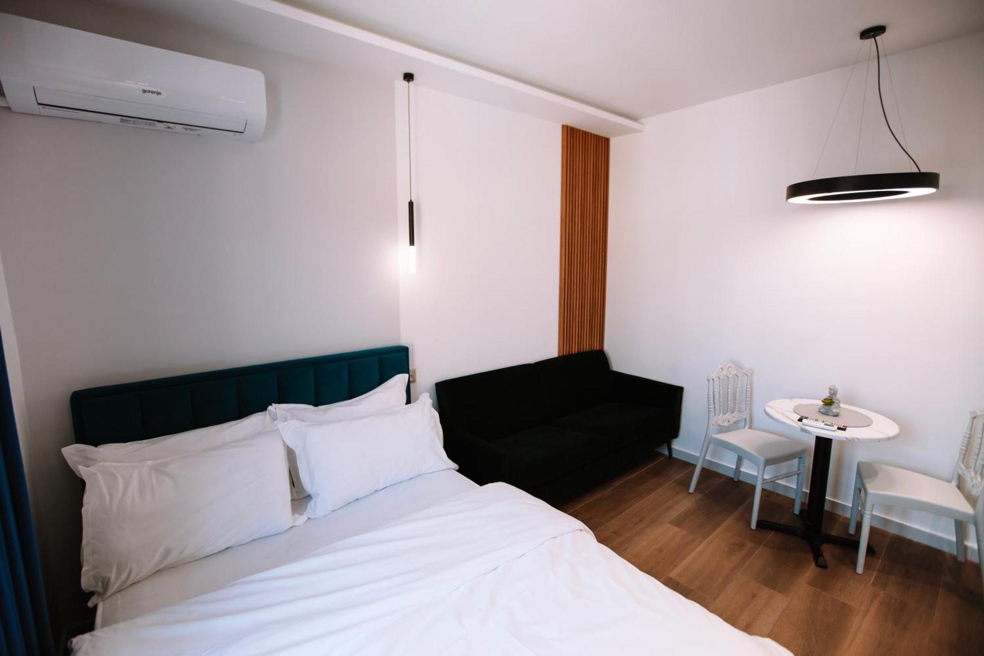 Barrikada Str Modern Apartments - The Nest تيرانا المظهر الخارجي الصورة