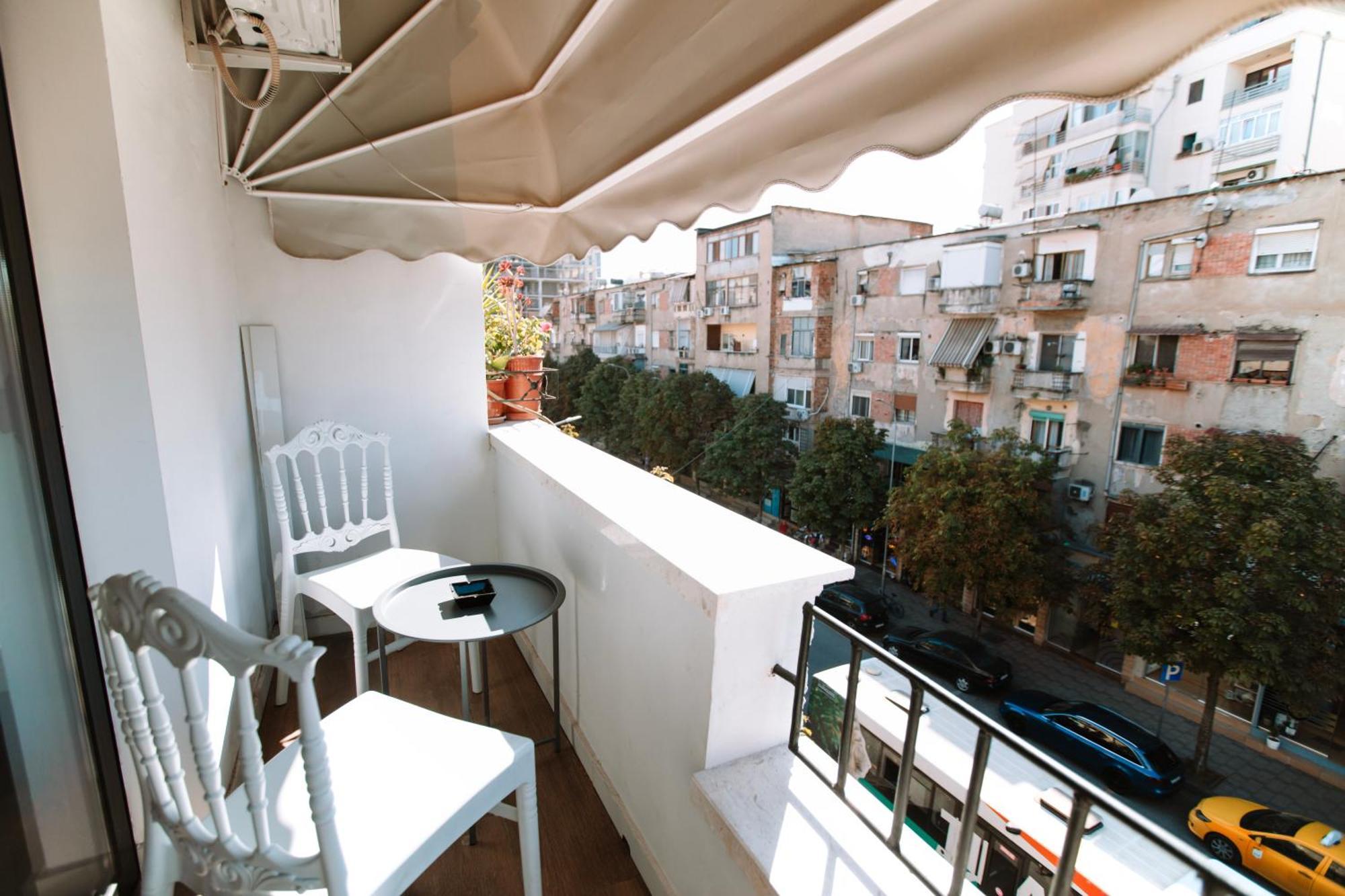 Barrikada Str Modern Apartments - The Nest تيرانا المظهر الخارجي الصورة